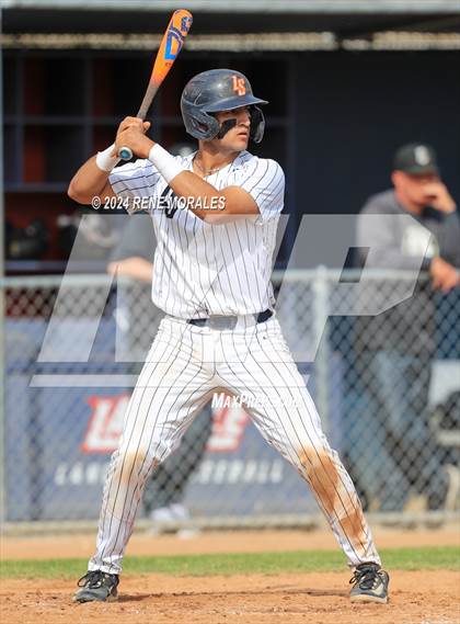 Thumbnail 3 in Bishop Montgomery vs La Salle photogallery.