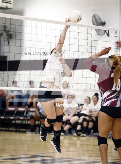 Thumbnail 1 in Maplesville @ Thorsby photogallery.