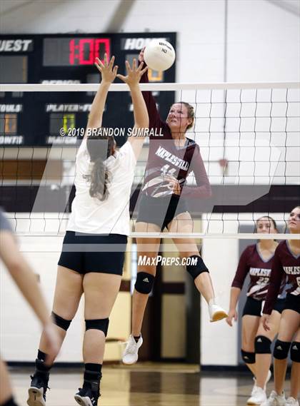 Thumbnail 1 in Maplesville @ Thorsby photogallery.