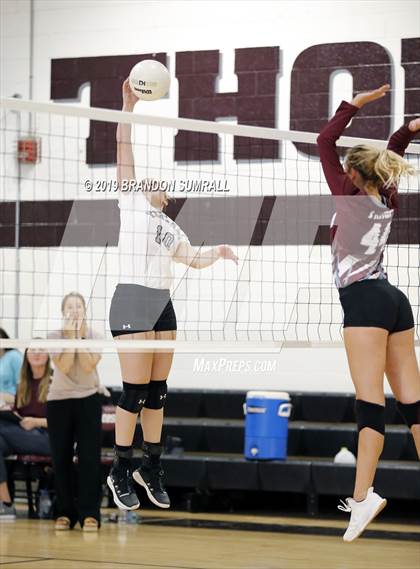 Thumbnail 1 in Maplesville @ Thorsby photogallery.