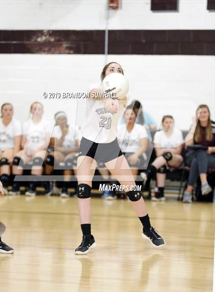 Thumbnail 1 in Maplesville @ Thorsby photogallery.