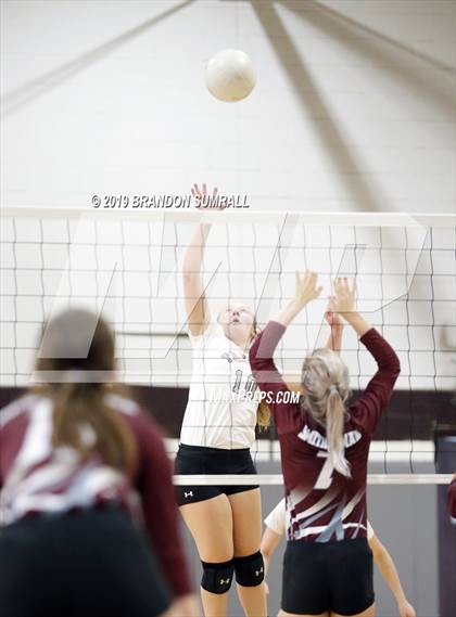 Thumbnail 3 in Maplesville @ Thorsby photogallery.