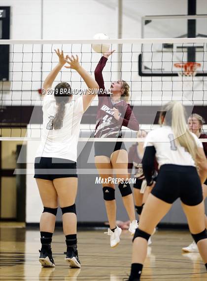 Thumbnail 3 in Maplesville @ Thorsby photogallery.