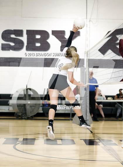 Thumbnail 3 in Maplesville @ Thorsby photogallery.