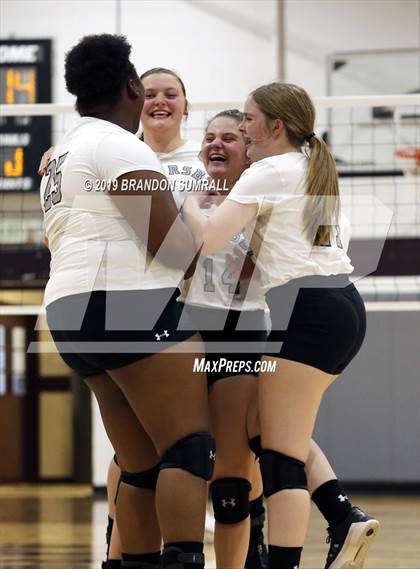 Thumbnail 3 in Maplesville @ Thorsby photogallery.