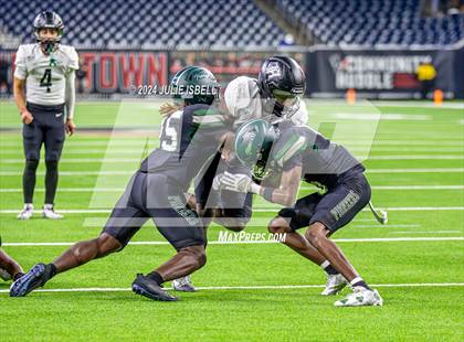 Thumbnail 1 in Iowa Colony vs. Randle (UIL 5A D2 Football Region 3 Quarterfinal) photogallery.