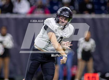 Thumbnail 2 in Iowa Colony vs. Randle (UIL 5A D2 Football Region 3 Quarterfinal) photogallery.