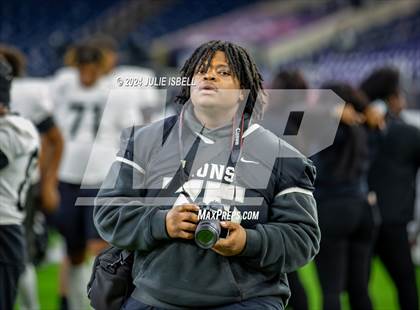 Thumbnail 3 in Iowa Colony vs. Randle (UIL 5A D2 Football Region 3 Quarterfinal) photogallery.