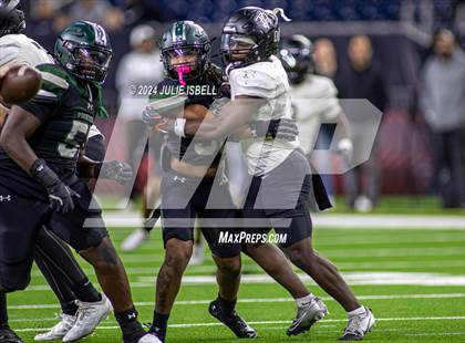 Thumbnail 3 in Iowa Colony vs. Randle (UIL 5A D2 Football Region 3 Quarterfinal) photogallery.