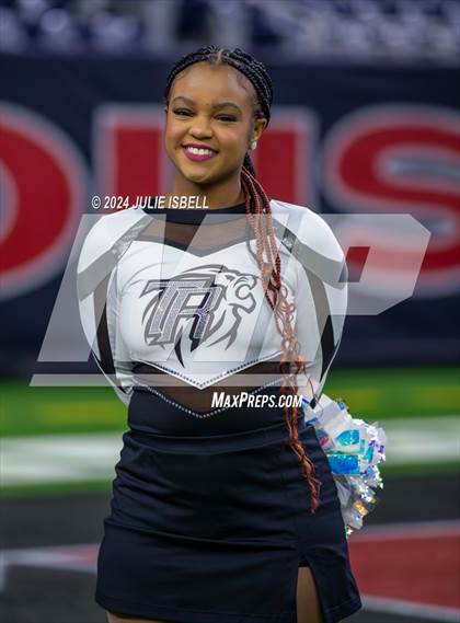 Thumbnail 3 in Iowa Colony vs. Randle (UIL 5A D2 Football Region 3 Quarterfinal) photogallery.