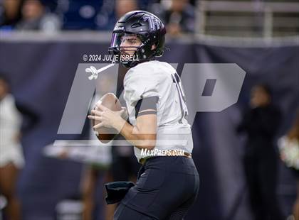 Thumbnail 2 in Iowa Colony vs. Randle (UIL 5A D2 Football Region 3 Quarterfinal) photogallery.