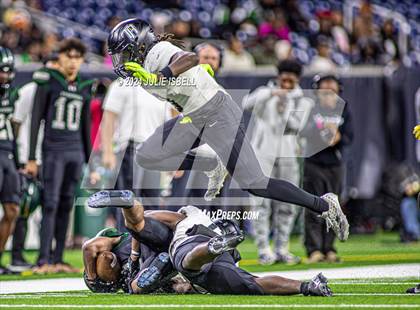 Thumbnail 2 in Iowa Colony vs. Randle (UIL 5A D2 Football Region 3 Quarterfinal) photogallery.