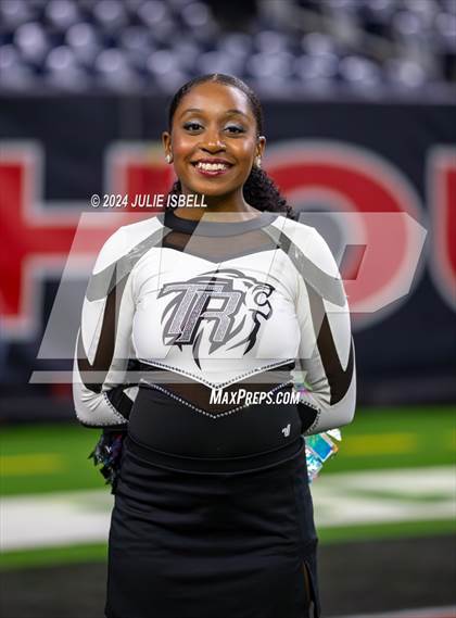 Thumbnail 2 in Iowa Colony vs. Randle (UIL 5A D2 Football Region 3 Quarterfinal) photogallery.