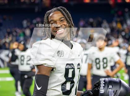Thumbnail 2 in Iowa Colony vs. Randle (UIL 5A D2 Football Region 3 Quarterfinal) photogallery.