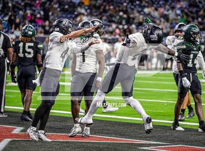 Thumbnail 3 in Iowa Colony vs. Randle (UIL 5A D2 Football Region 3 Quarterfinal) photogallery.