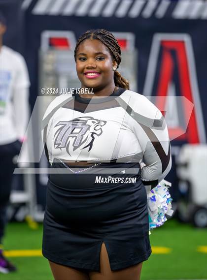 Thumbnail 2 in Iowa Colony vs. Randle (UIL 5A D2 Football Region 3 Quarterfinal) photogallery.