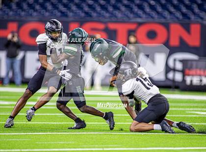 Thumbnail 3 in Iowa Colony vs. Randle (UIL 5A D2 Football Region 3 Quarterfinal) photogallery.