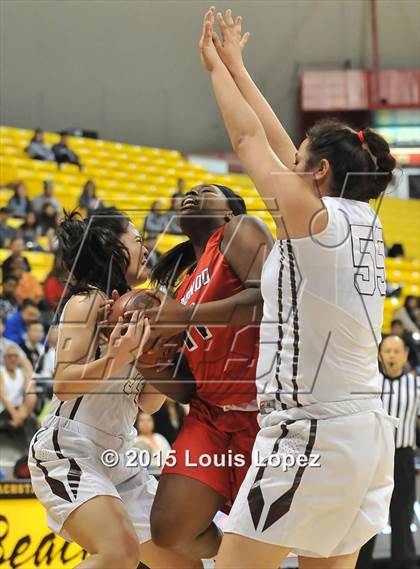 Thumbnail 3 in Redondo Union vs. Mark Keppel (CIF SoCal Regional D2 Final) photogallery.