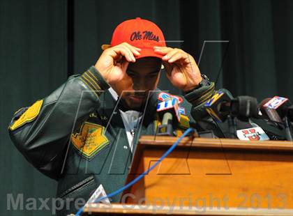 Thumbnail 3 in Robert Nkemdiche (National Signing Day Ceremony)  photogallery.