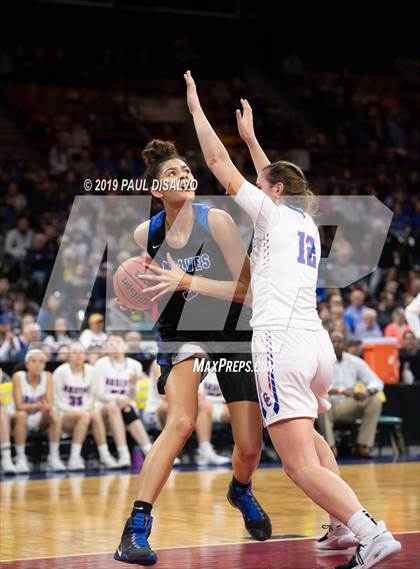 Thumbnail 2 in Grandview vs. Cherry Creek (CHASSA 5A State Final) photogallery.