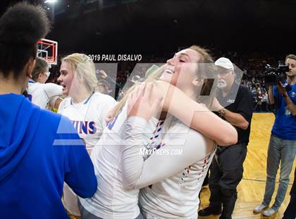 Thumbnail 2 in Grandview vs. Cherry Creek (CHASSA 5A State Final) photogallery.