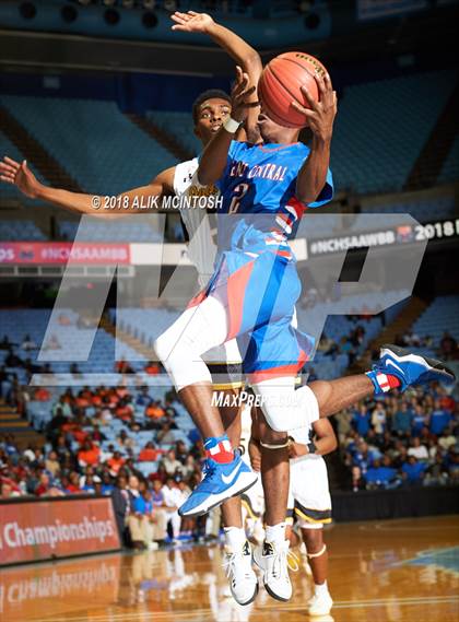 Thumbnail 3 in Forest Hills vs. Greene Central (NCHSAA 2A Final) photogallery.