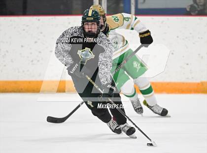Thumbnail 2 in Bishop Hendricken (RI) @ Notre Dame, WH photogallery.