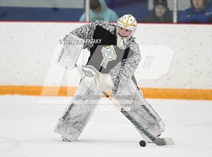 Thumbnail 3 in Bishop Hendricken (RI) @ Notre Dame, WH photogallery.