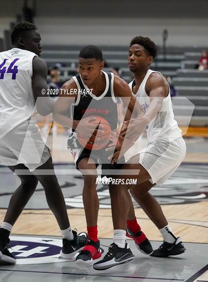 Thumbnail 2 in 21st Century Charter @ Brownsburg (Sneakers for Santa shootout) photogallery.