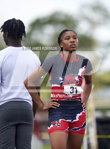 Thumbnail 1 in Lewis James Invitational (400 Meter Final) photogallery.