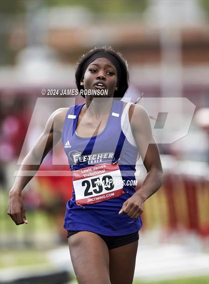 Thumbnail 2 in Lewis James Invitational (400 Meter Final) photogallery.