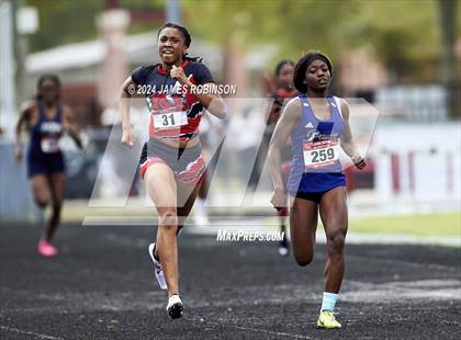 Thumbnail 2 in Lewis James Invitational (400 Meter Final) photogallery.