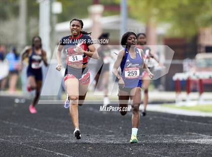 Thumbnail 1 in Lewis James Invitational (400 Meter Final) photogallery.