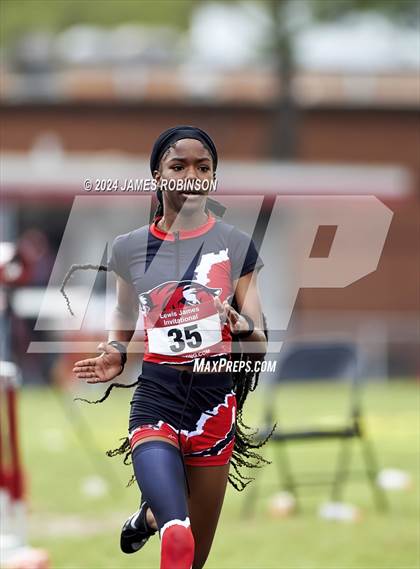 Thumbnail 1 in Lewis James Invitational (400 Meter Final) photogallery.