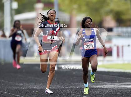 Thumbnail 3 in Lewis James Invitational (400 Meter Final) photogallery.