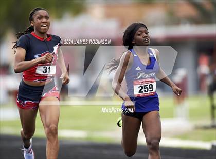 Thumbnail 2 in Lewis James Invitational (400 Meter Final) photogallery.