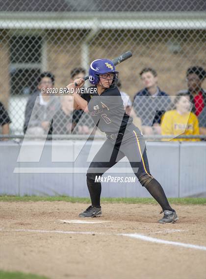 Thumbnail 3 in St. James @ Thibodaux (Scrimmage) photogallery.
