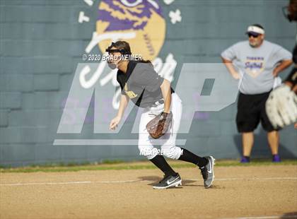 Thumbnail 1 in St. James @ Thibodaux (Scrimmage) photogallery.