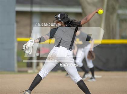 Thumbnail 3 in St. James @ Thibodaux (Scrimmage) photogallery.