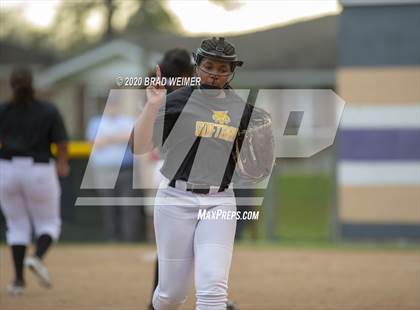 Thumbnail 3 in St. James @ Thibodaux (Scrimmage) photogallery.
