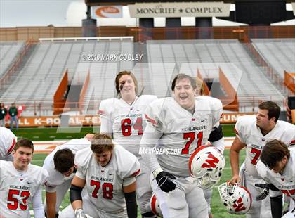 Thumbnail 2 in The Woodlands vs. Allen (UIL 6A Semifinal) photogallery.