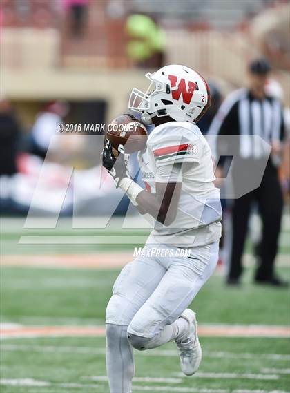 Thumbnail 2 in The Woodlands vs. Allen (UIL 6A Semifinal) photogallery.