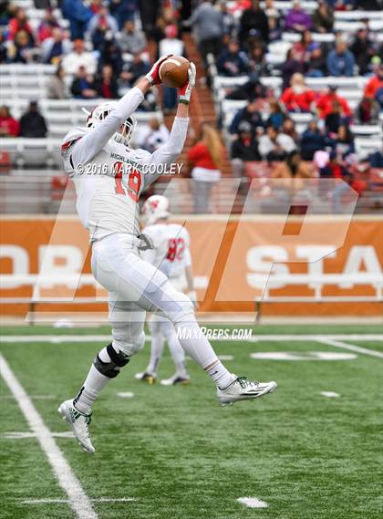 Thumbnail 1 in The Woodlands vs. Allen (UIL 6A Semifinal) photogallery.
