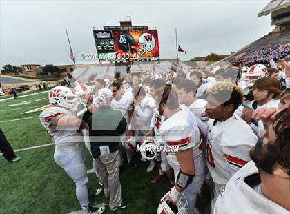 Thumbnail 3 in The Woodlands vs. Allen (UIL 6A Semifinal) photogallery.