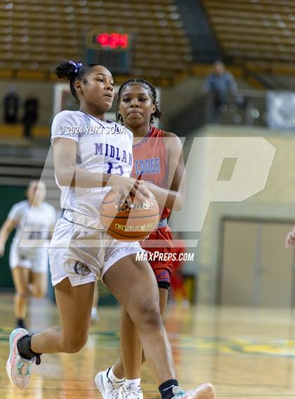 Thumbnail 2 in Cooper vs. Midland (Byron Johnston Holiday Classic) photogallery.