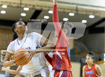 Thumbnail 3 in Cooper vs. Midland (Byron Johnston Holiday Classic) photogallery.