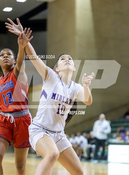 Thumbnail 3 in Cooper vs. Midland (Byron Johnston Holiday Classic) photogallery.