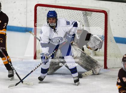 Thumbnail 2 in Woodbury vs Duluth Denfeld (Thanksgiving Tournament) photogallery.