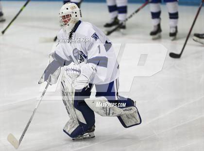 Thumbnail 3 in Woodbury vs Duluth Denfeld (Thanksgiving Tournament) photogallery.