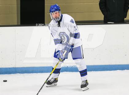 Thumbnail 2 in Woodbury vs Duluth Denfeld (Thanksgiving Tournament) photogallery.